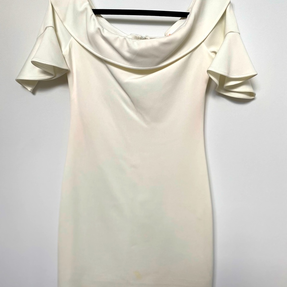 White Dress. Size M. Only Worn Once!